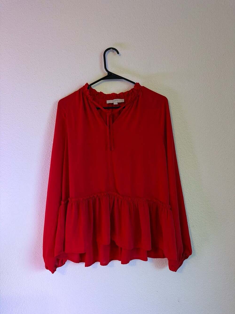 LOFT Red Ruffle Tie Neck Peplum Blouse Size Medium Petite MP